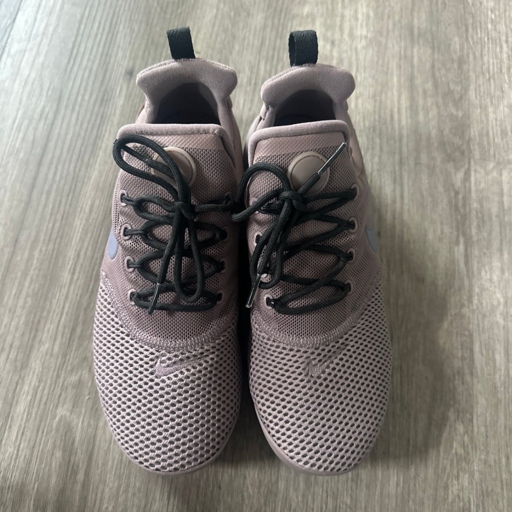 Nike Presto Fly Women's Size 5.5 Mauve